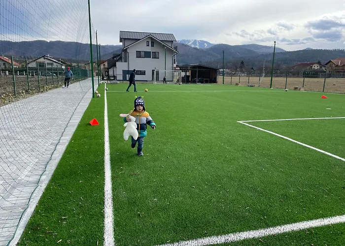 Epic Vila Brasov, Cristian